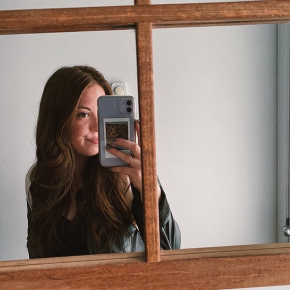 Meet your Posher, Justine ❤️ - Picture 1 of 1